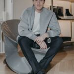 Бруклин Бекхэм посетил презентацию мужской обуви Stuart Weitzman