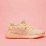 Adidas повышает рекомендации, ссылаясь на продажи Yeezy и основной бизнес