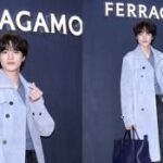 Jeno от NCT окрашен в синий цвет в честь открытия магазина Ferragamo